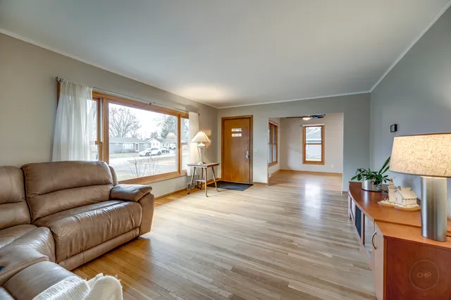 $425,000 | 28-w544 Forestview Drive, Warrenville, IL 60555