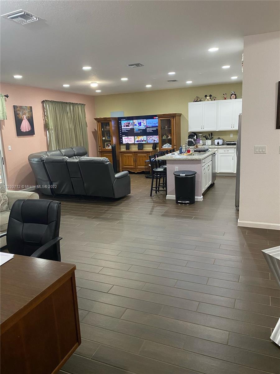 27774 Southwest 133rd Path Homestead, FL 33032 - Photo 5 of 17 Gallery Image 5