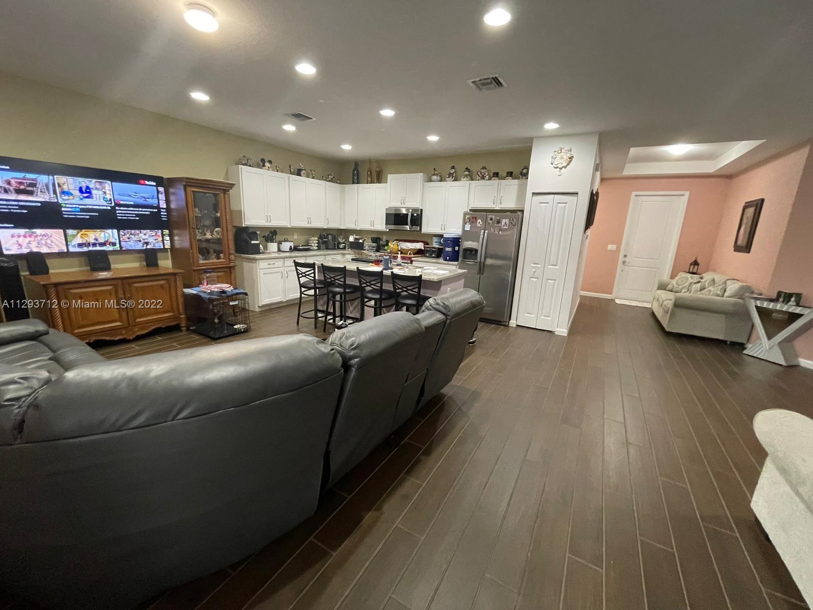 27774 Southwest 133rd Path Homestead, FL 33032 - Photo 9 of 17 Gallery Image 9