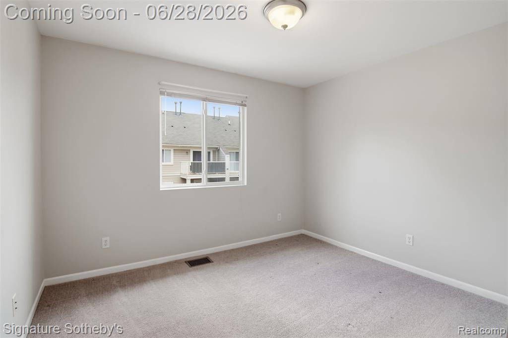 1091 Beaver Run Troy, MI 48083 - Photo 10 of 28