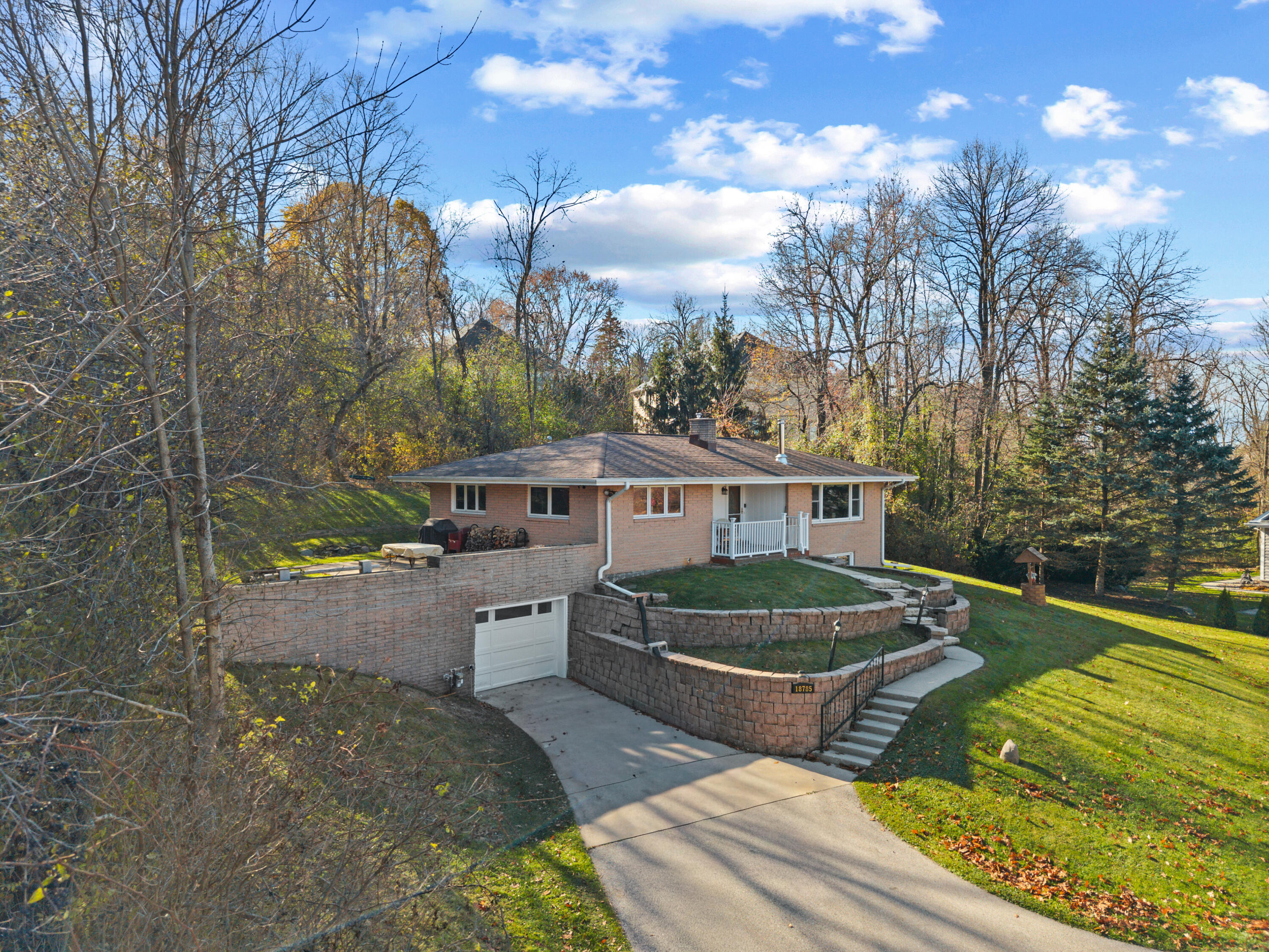 DJI_20251113113334_0427_D