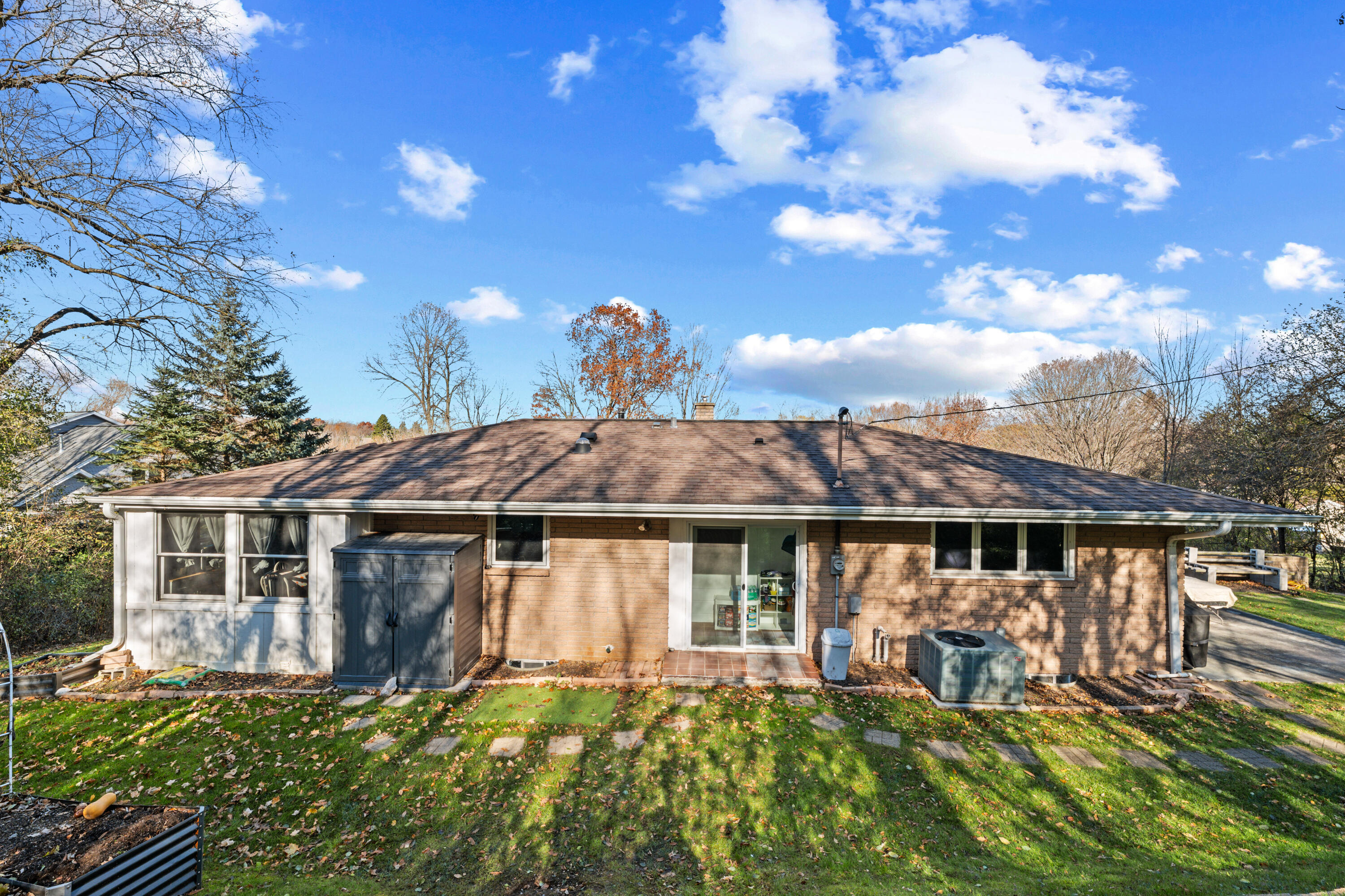 18785 Davidson Road Brookfield, WI 53045 - Photo 29 of 44 P1146081