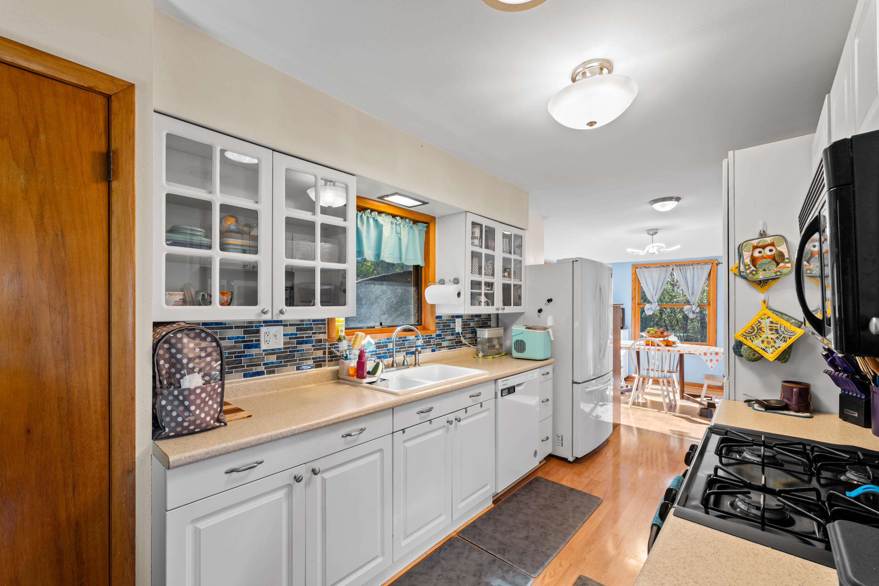 18785 Davidson Road Brookfield, WI 53045 - Photo 7 of 44 P1146142