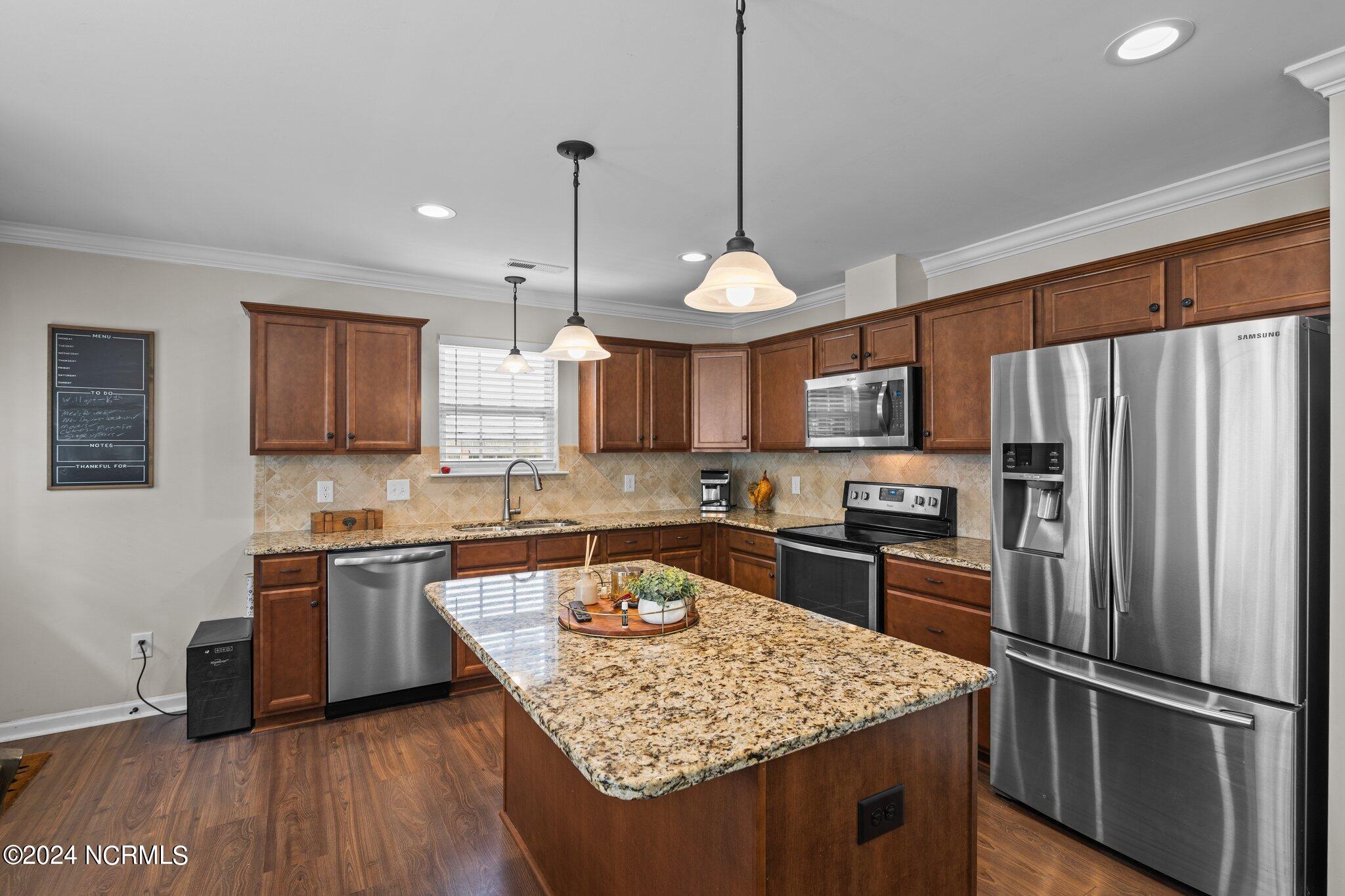 303 Station House Road New Bern, NC 28562 - Photo 7 of 39 Kitchen