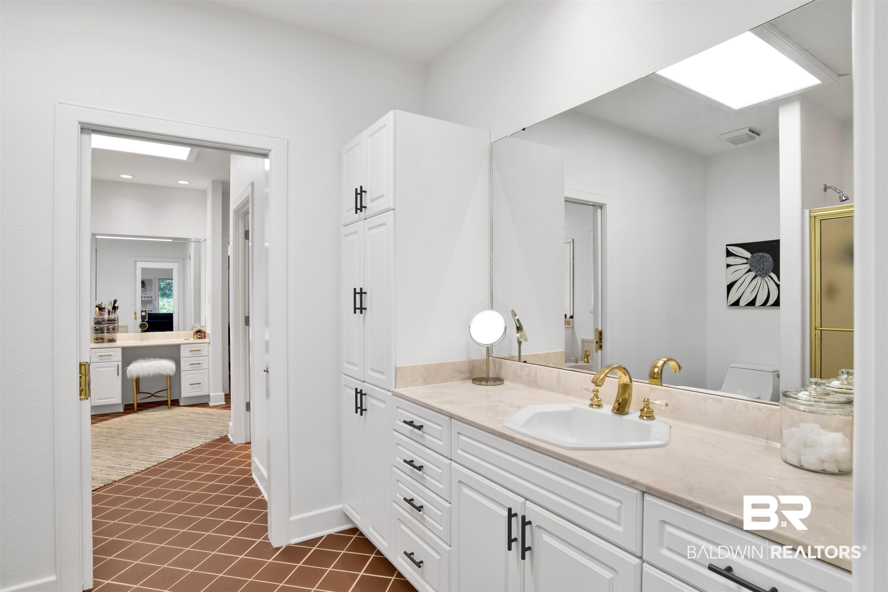 115 McIntosh Bluff Road Fairhope, AL 36532 - Photo 29 of 46 Playroom/Primary attached bathroom