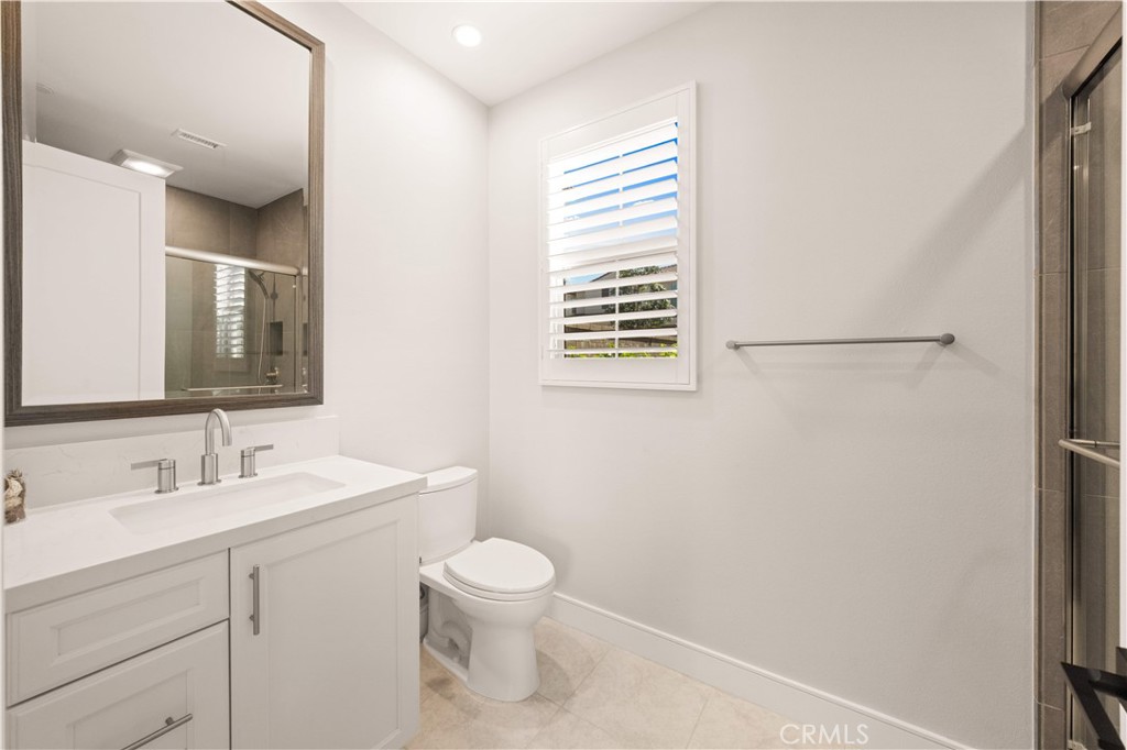 60 Rotunda Irvine, CA 92620 - Photo 8 of 73