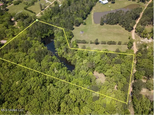 $345,500 | 2432 Attala Road, Kosciusko, MS 39090