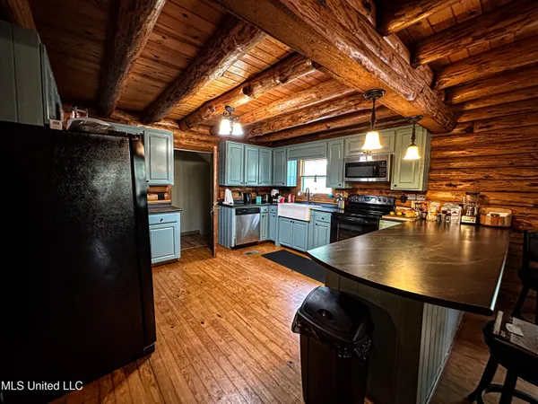 $345,500 | 2432 Attala Road, Kosciusko, MS 39090