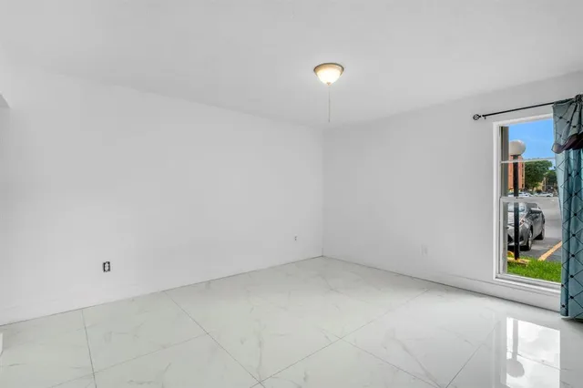 $2,000 | 4805 Northwest 7th Street, Unit 10515, Miami, FL 33126