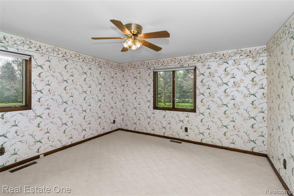 9050 Earhart Road South Lyon, MI 48178 - Photo 24 of 55