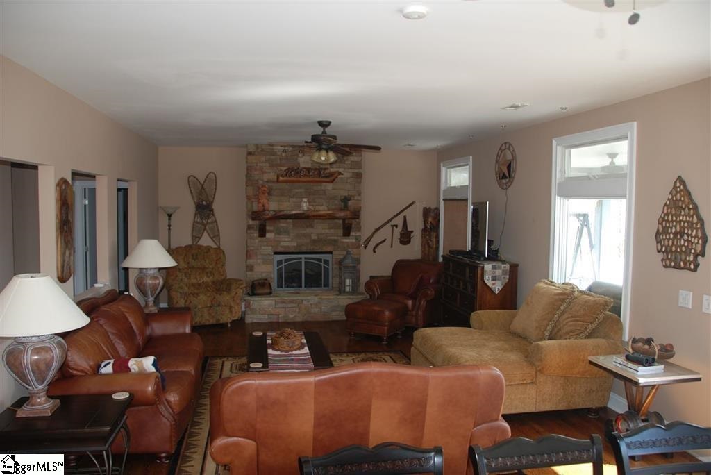 425 Raven Cliff Road Cleveland, SC 29635 - Photo 8 of 30 Gallery Image 8