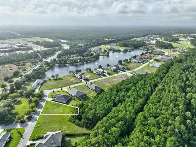 a view of a tennis court