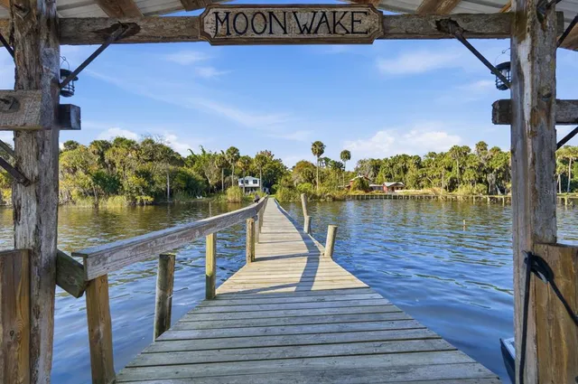 $874,900 | 266 Drayton Island Road, Georgetown, FL 32139