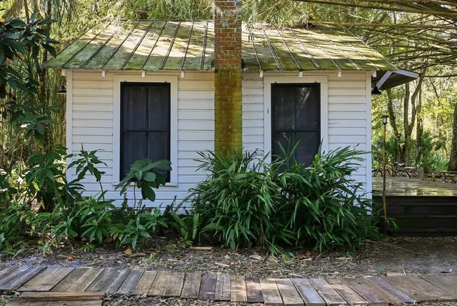 $874,900 | 266 Drayton Island Road, Georgetown, FL 32139