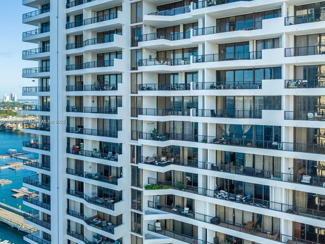 $420,000 | 555 Northeast 15th Street, Unit 26E, Miami, FL 33132