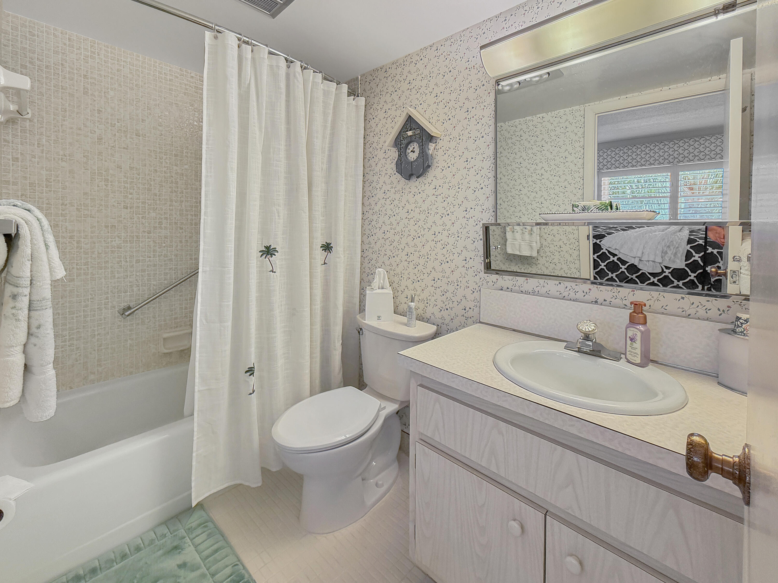 555 Northwest 4th Avenue, Unit 401 Boca Raton, FL 33432 - Photo 11 of 41 Bathroom