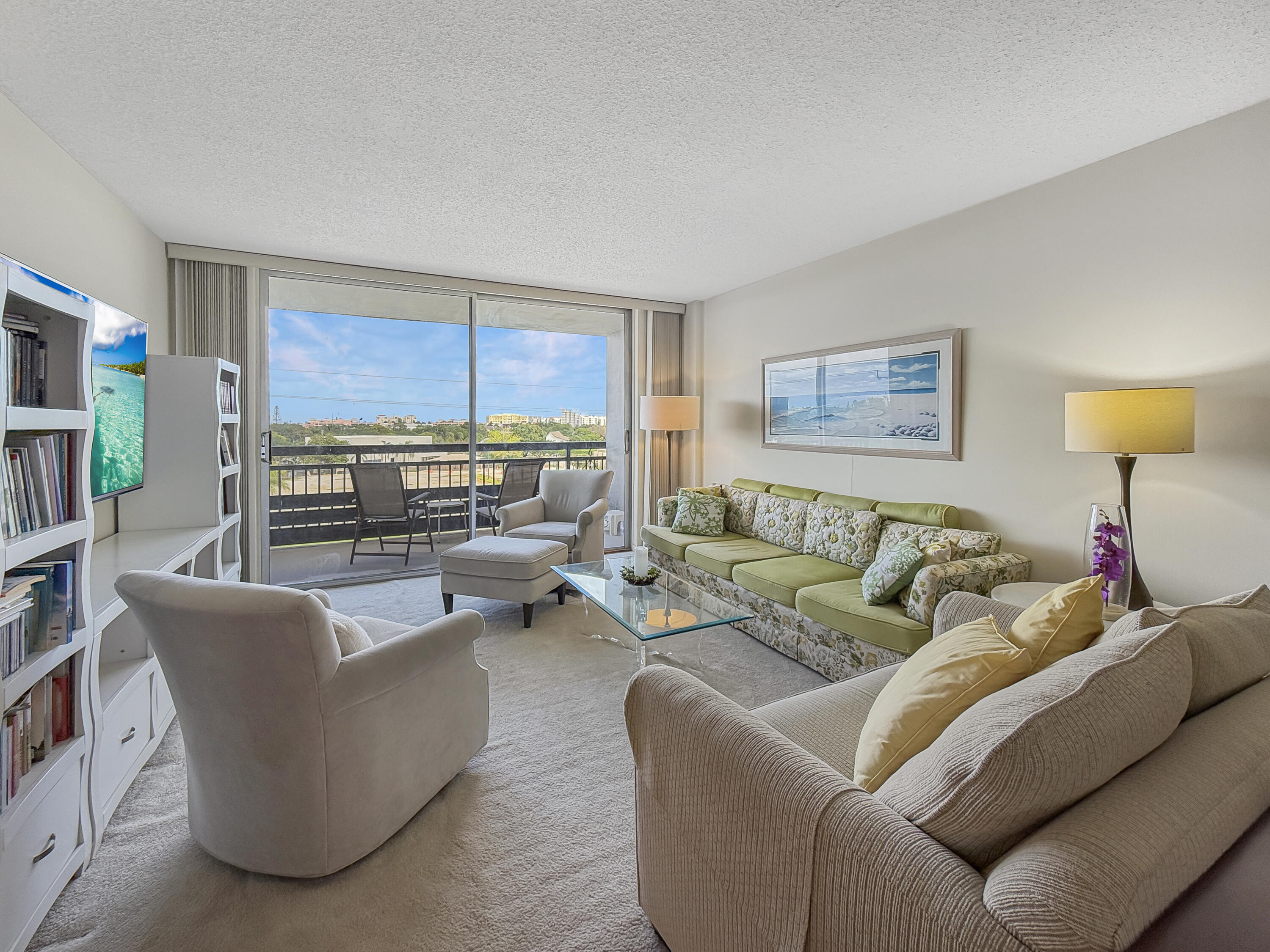 555 Northwest 4th Avenue, Unit 401 Boca Raton, FL 33432 - Photo 19 of 41 Living Room