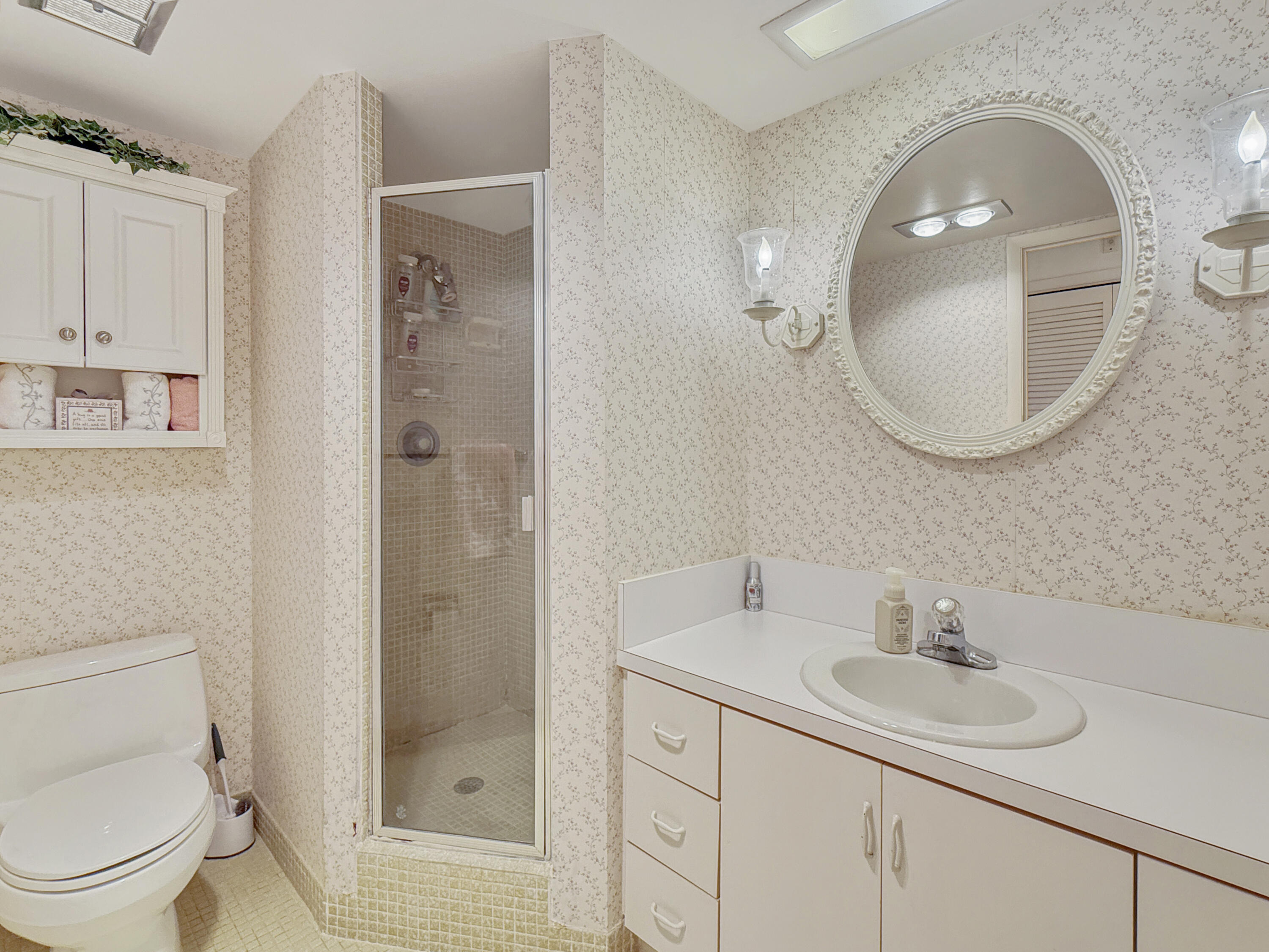 555 Northwest 4th Avenue, Unit 401 Boca Raton, FL 33432 - Photo 28 of 41 Primary Ensuite Bathroom