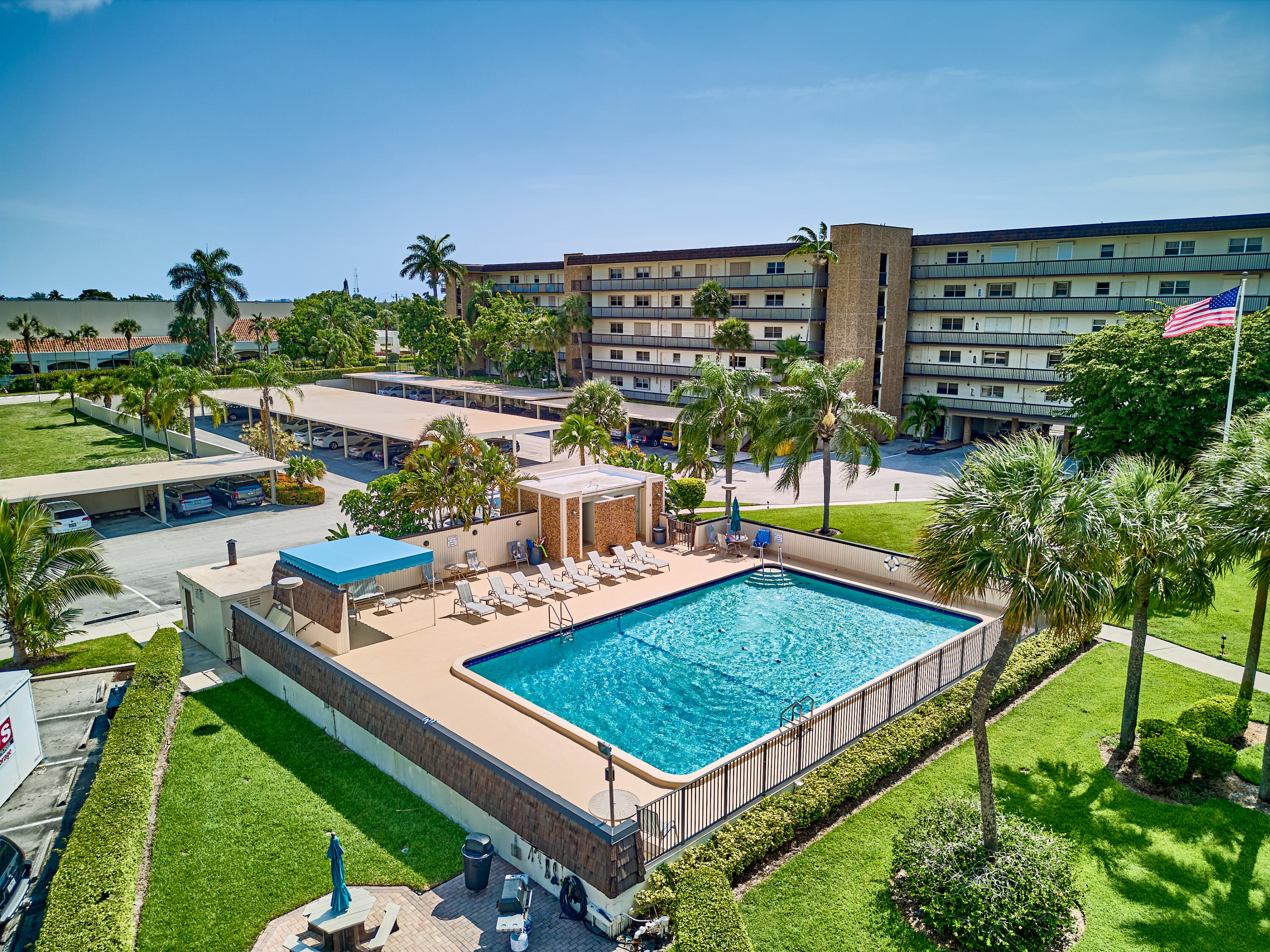 555 Northwest 4th Avenue, Unit 401 Boca Raton, FL 33432 - Photo 36 of 41 Community Pool & Grounds