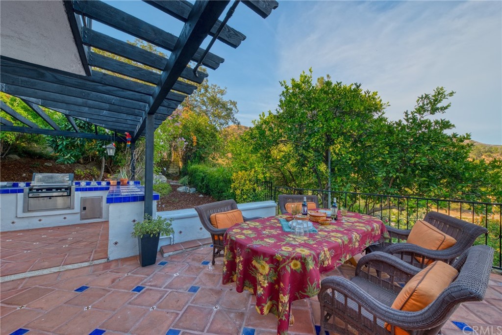 314 Shadow Lane Monrovia, CA 91016 - Photo 37 of 43 a outdoor dining space with furniture and potted plants
