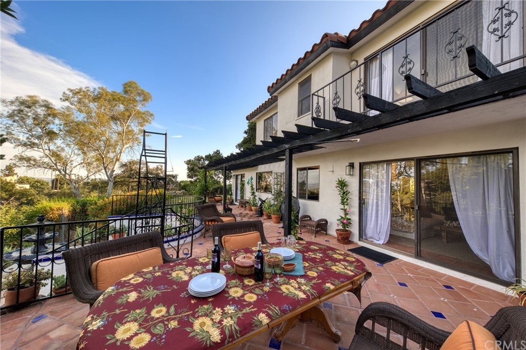 314 Shadow Lane Monrovia, CA 91016 - Photo 41 of 43 a outdoor space with furniture