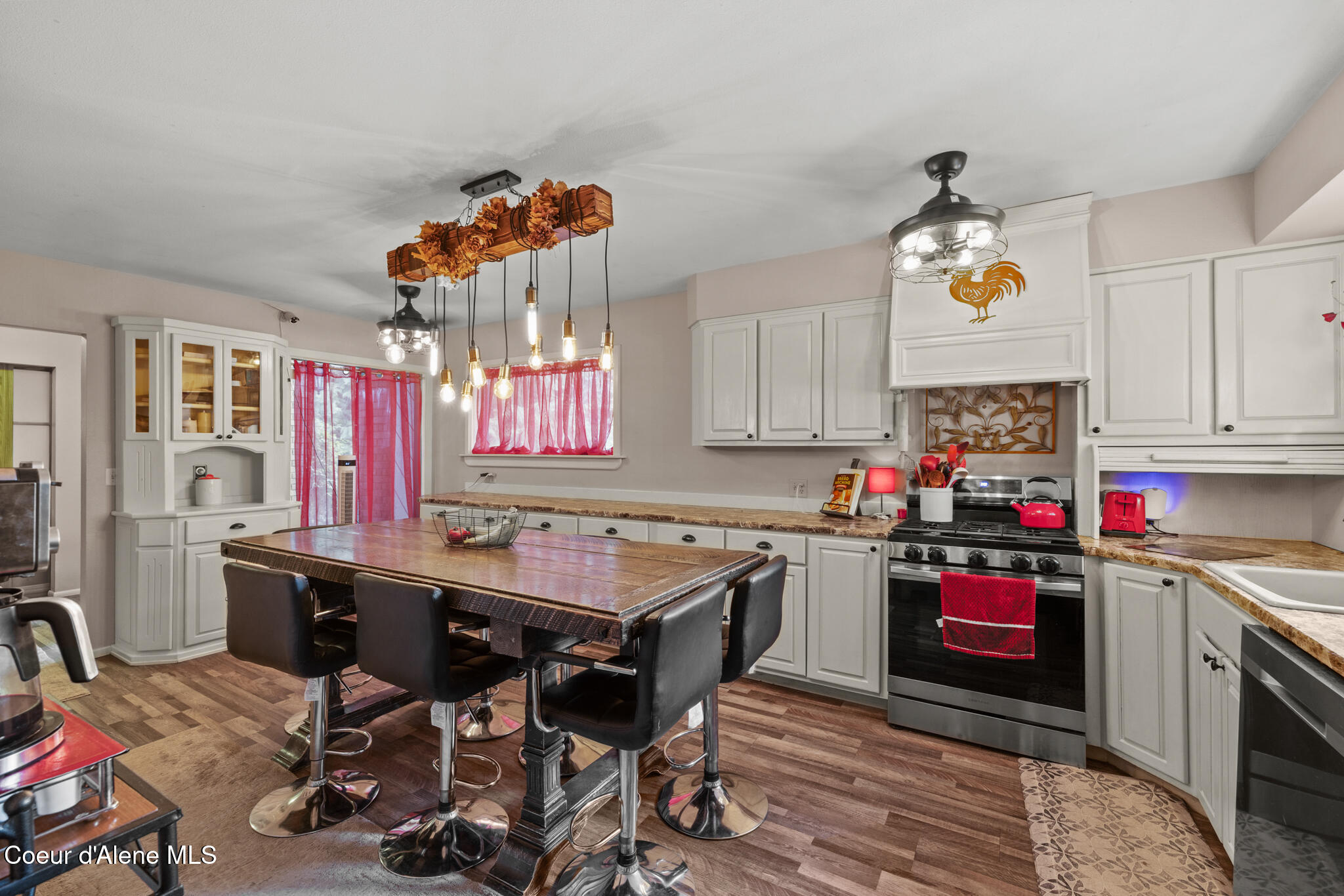 405 Schweitzer Cutoff Road Sandpoint, ID 83864 - Photo 6 of 37 Kitchen