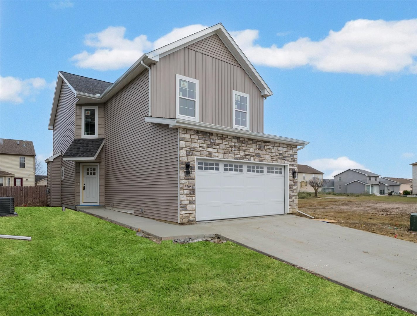 a front view of house with yard