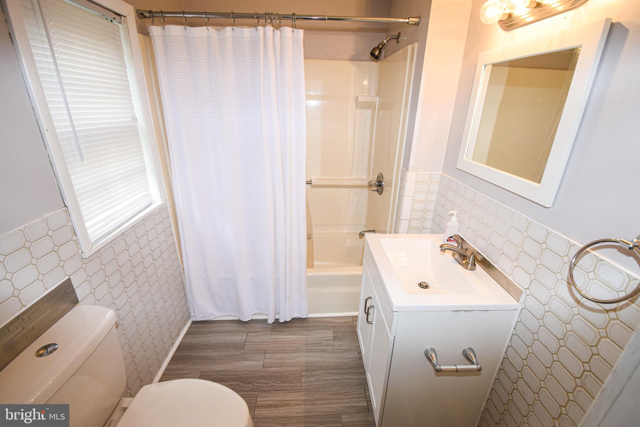 4411 Raspe Avenue Baltimore, MD 21206 - Photo 15 of 31 Bathroom