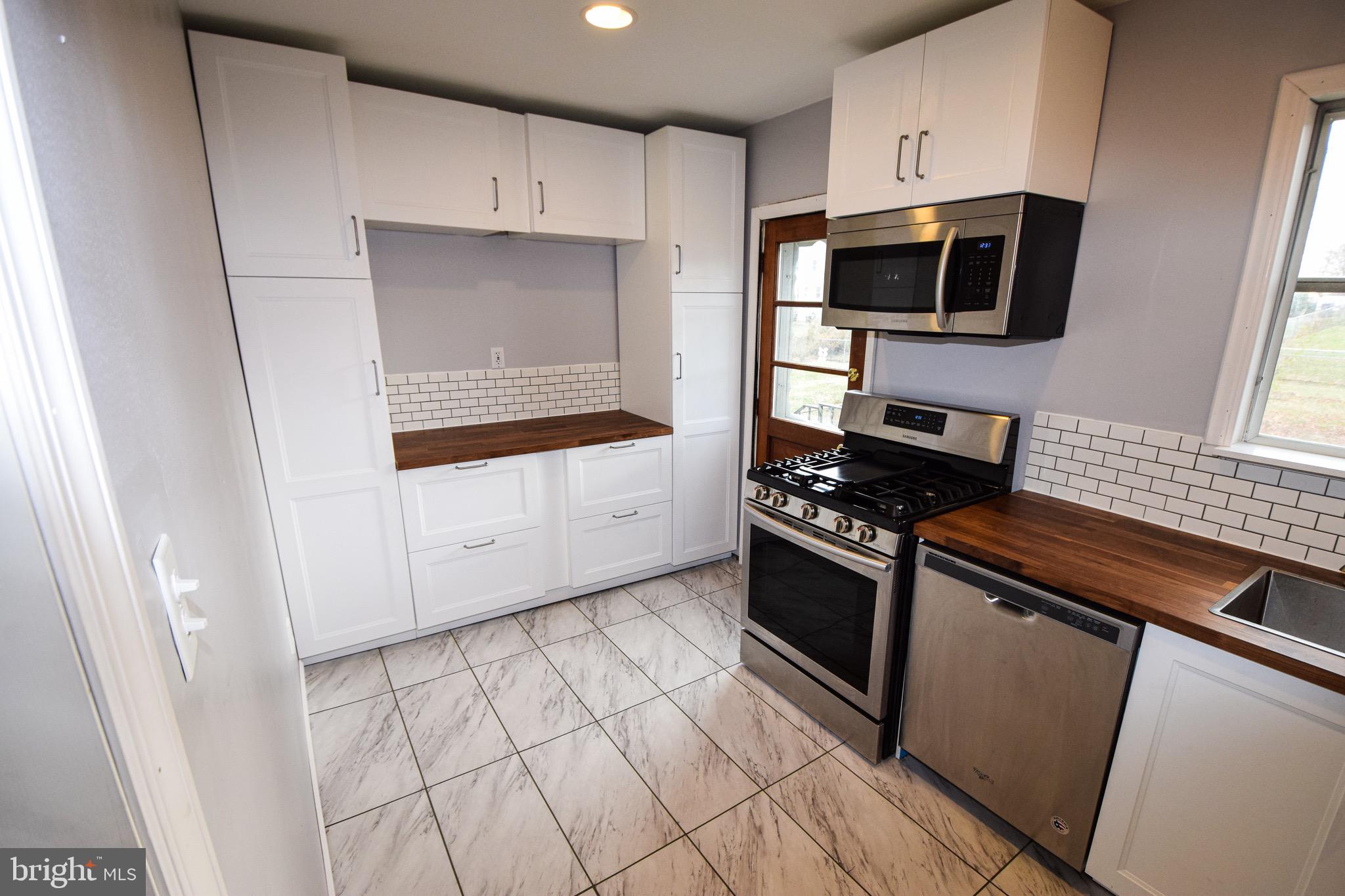 4411 Raspe Avenue Baltimore, MD 21206 - Photo 17 of 31 Kitchen