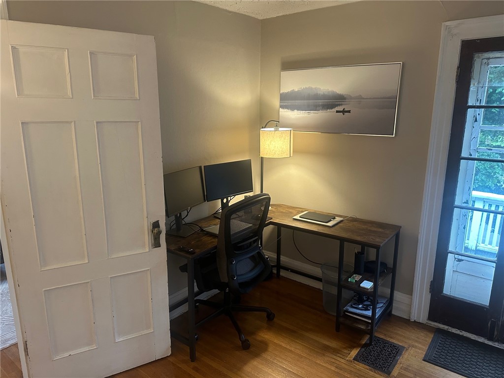 27 Vick Park B Rochester, NY 14607 - Photo 26 of 50 Apt #2 2nd floor 2nd bed