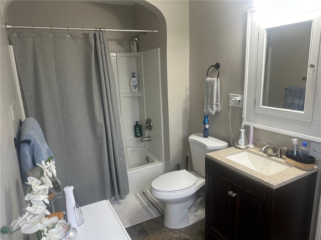 27 Vick Park B Rochester, NY 14607 - Photo 32 of 50 Apt #2 2nd floor 1st bed bath