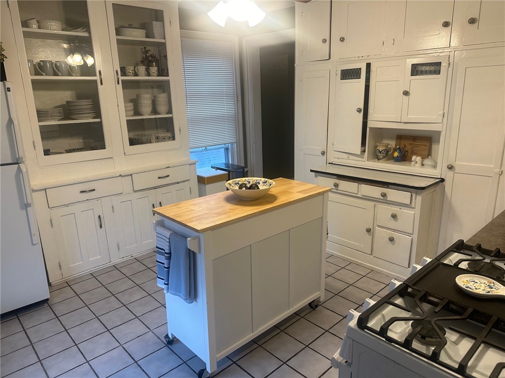 27 Vick Park B Rochester, NY 14607 - Photo 35 of 50 Apt #2 1st kitchen