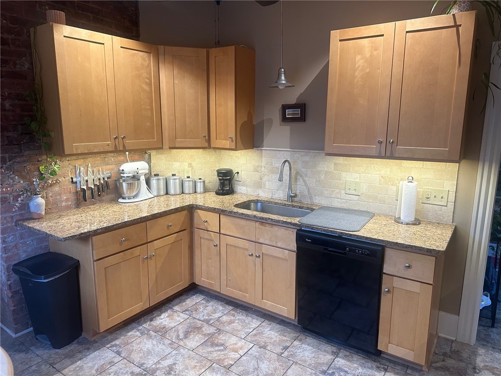 27 Vick Park B Rochester, NY 14607 - Photo 48 of 50 Apt #2 third floor kitchen