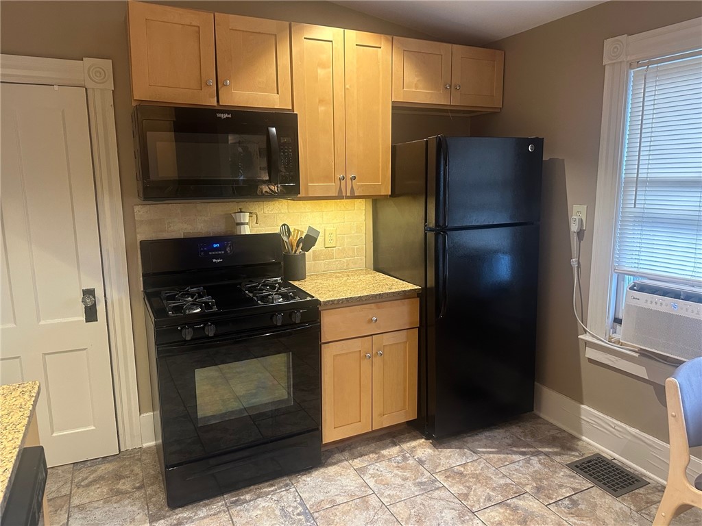 27 Vick Park B Rochester, NY 14607 - Photo 49 of 50 Apt #2 third floor kitchen