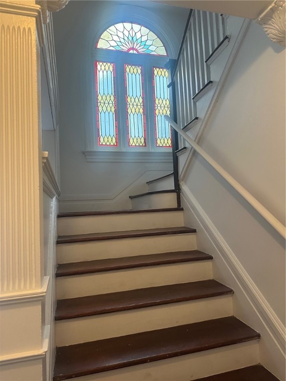 27 Vick Park B Rochester, NY 14607 - Photo 7 of 50 To second floor