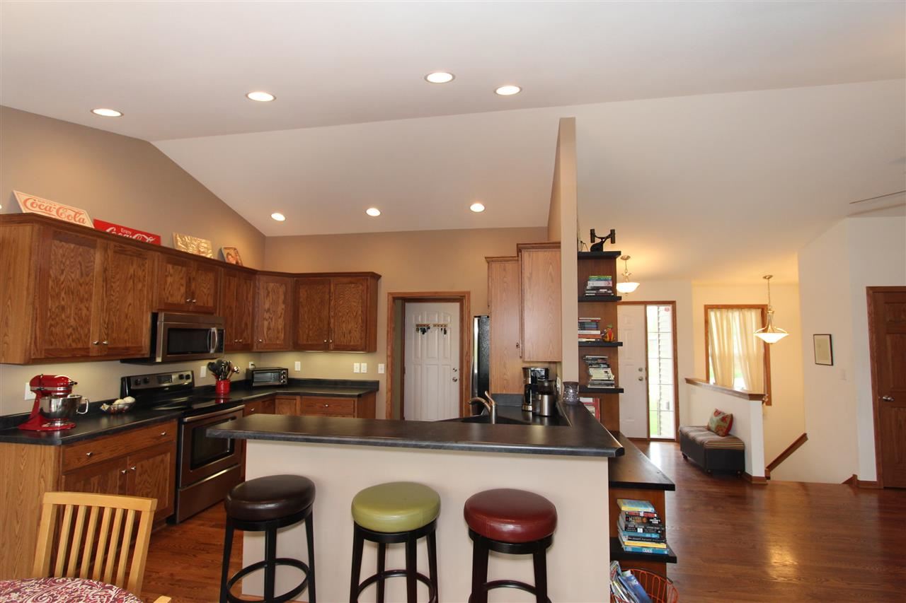 809 Plum Street Solon, IA 52333 - Photo 5 of 15 Gallery Image 5