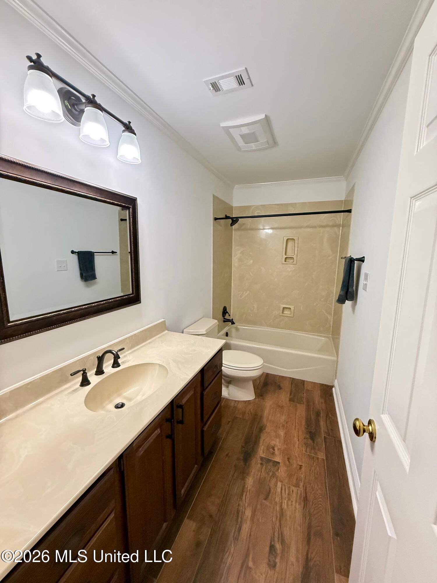 7740 Moanalua Way Diamondhead, MS 39525 - Photo 39 of 55 Upstairs Bathroom