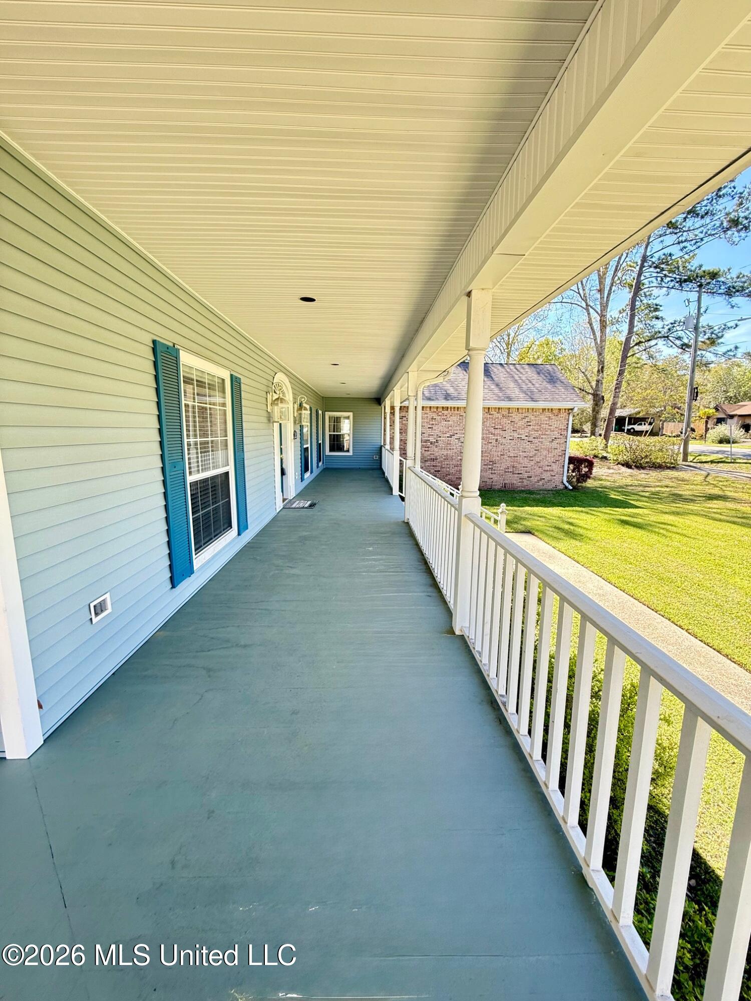 7740 Moanalua Way Diamondhead, MS 39525 - Photo 6 of 55 Front Porch