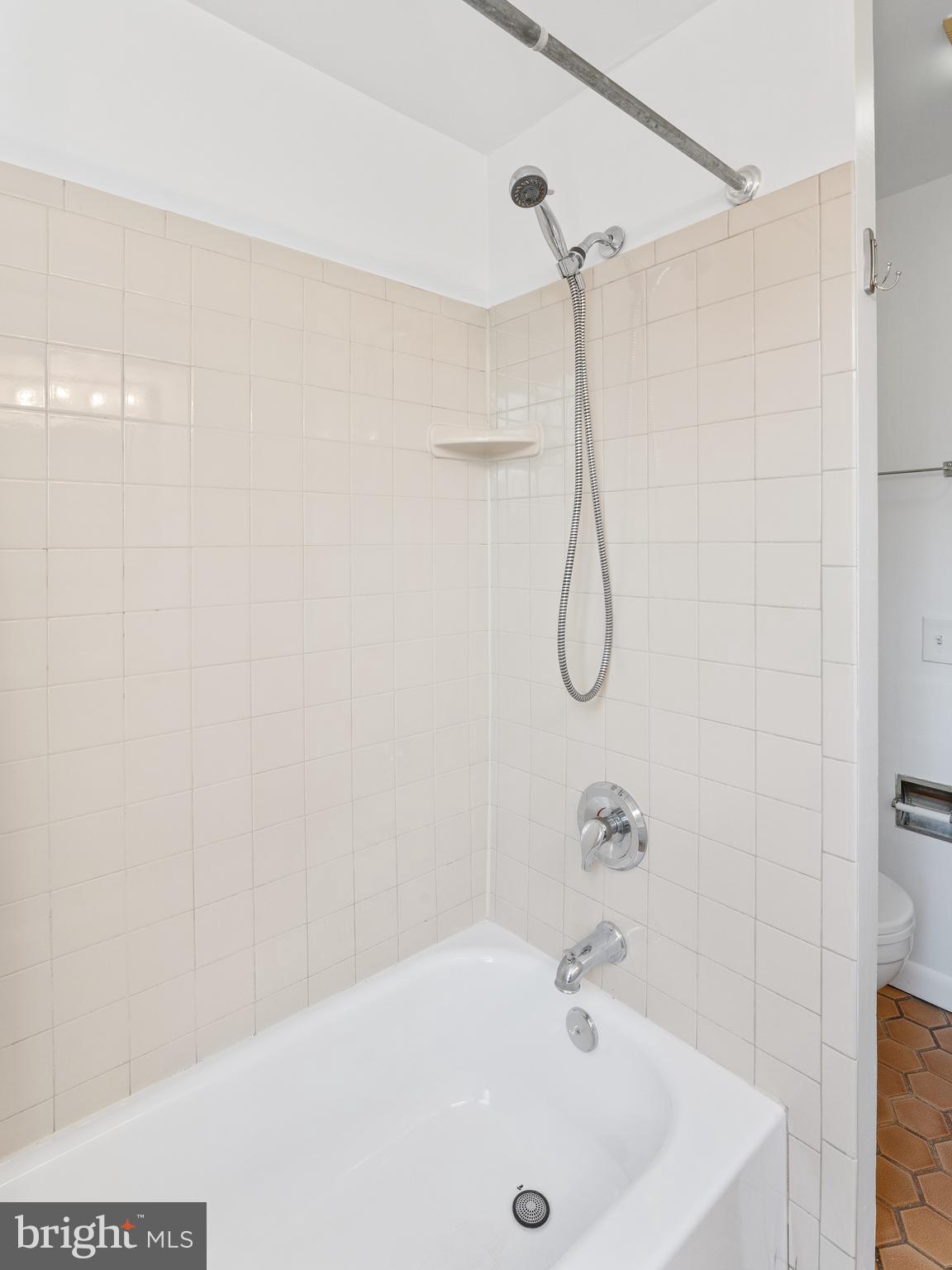 2005 Wallace Street, Unit 2 Philadelphia, PA 19130 - Photo 31 of 31 Full Bath / Tub & Shower