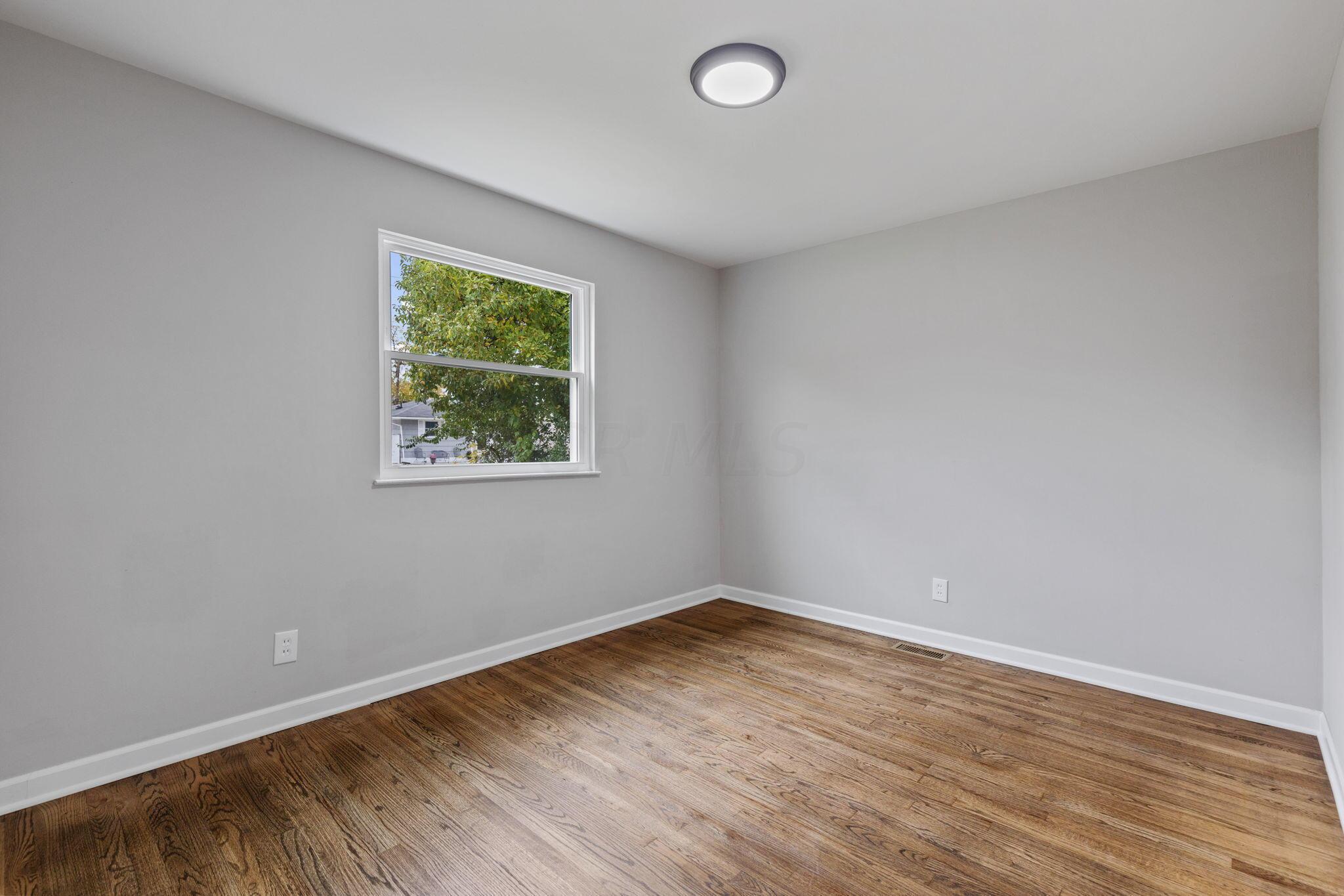 2815 Hillgate Road Columbus, OH 43207 - Photo 12 of 20 15-web-or-mls-2023-10-20 2815 Hillgate R