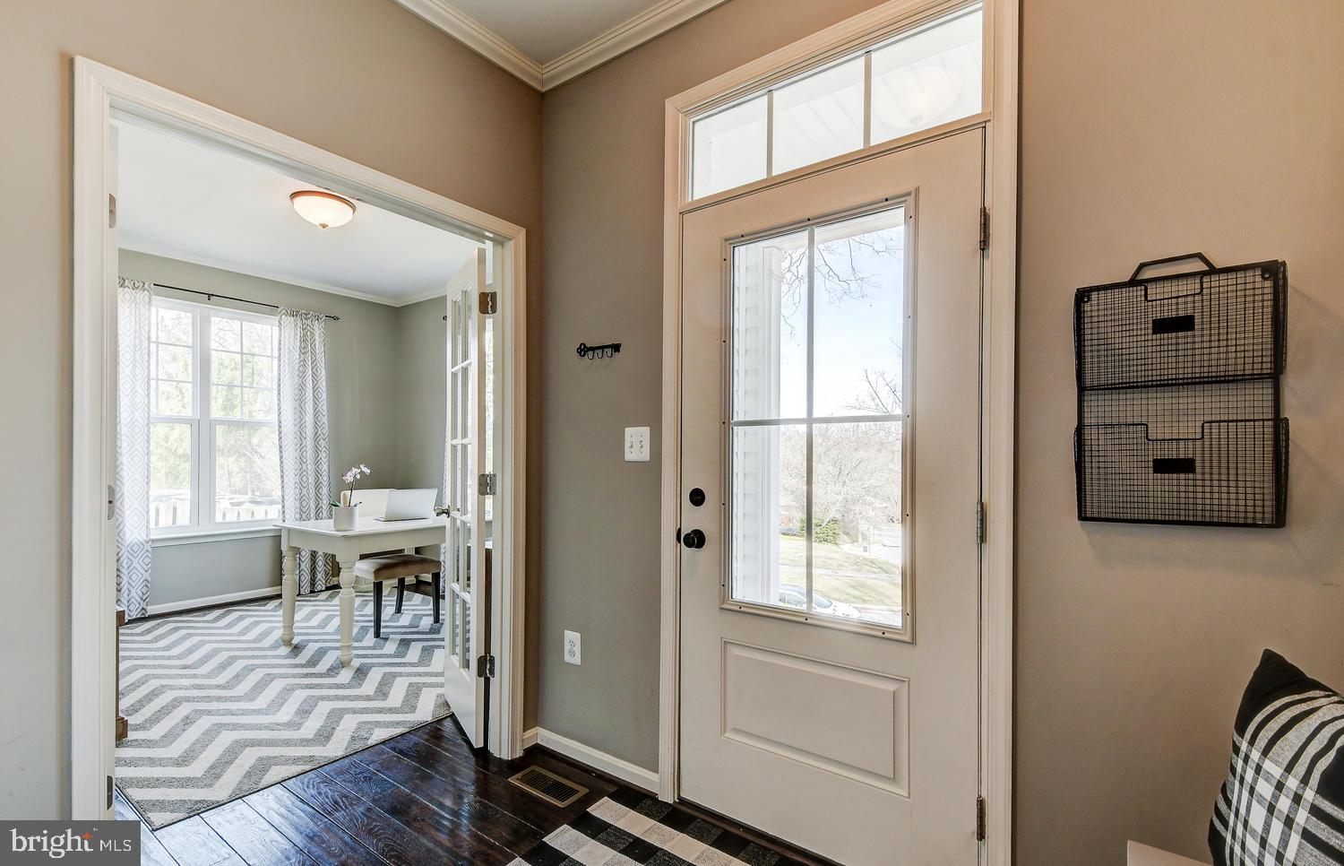 499 Epsom Road Baltimore, MD 21286 - Photo 3 of 41 Main Level