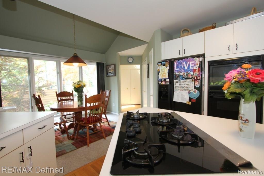 2332 Ulster Road Rochester Hills, MI 48309 - Photo 17 of 38