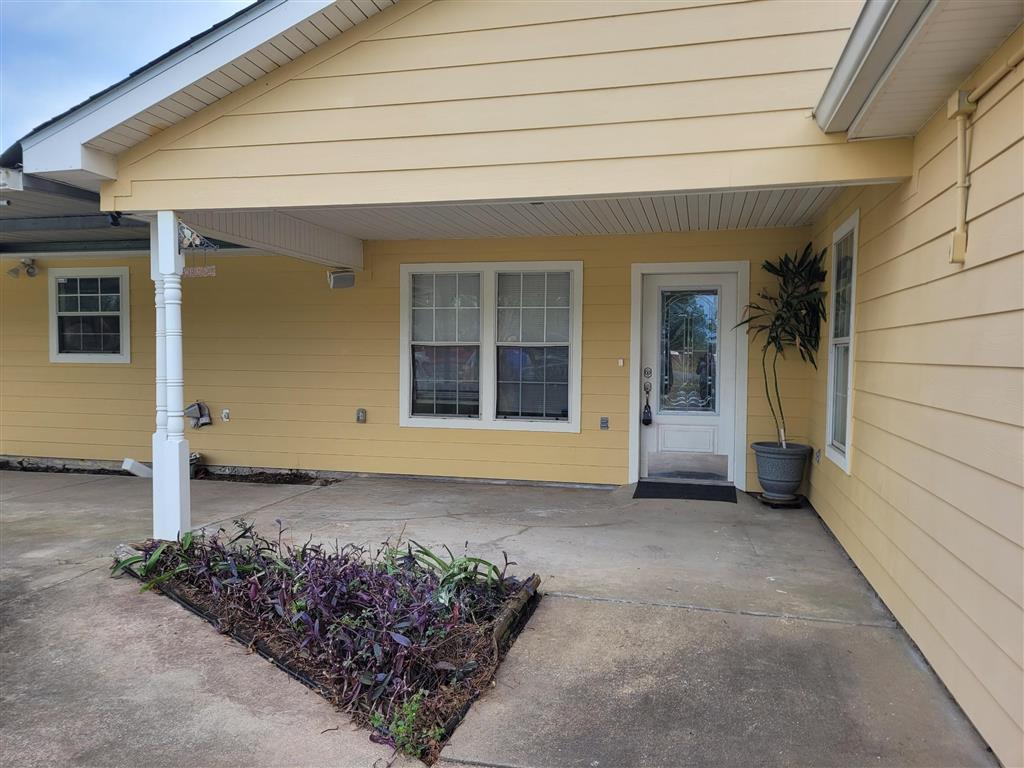 812 Highway 90 Iowa, LA 70647 - Photo 2 of 27