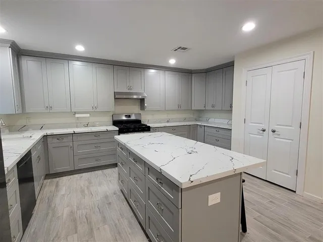 $389,500 | 812 Highway 90, Iowa, LA 70647