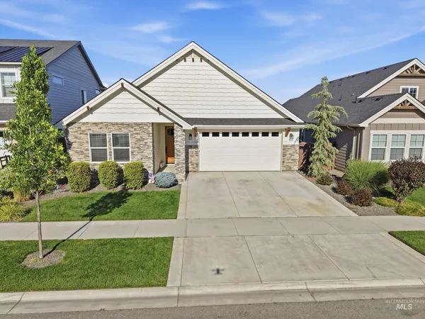 $584,000 | 6548 North Oakstone Avenue, Meridian, ID 83646