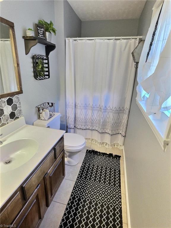 156 Stratford Road Lexington, NC 27292 - Photo 17 of 28 PRIMARY BATH