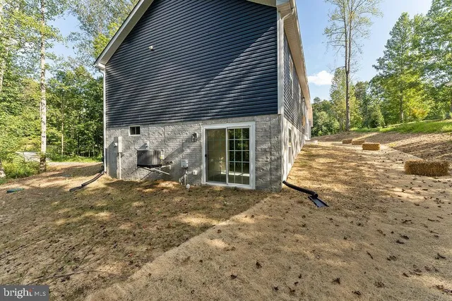 $494,400 | 95 Woodland Shores Drive, Louisa, VA 23093