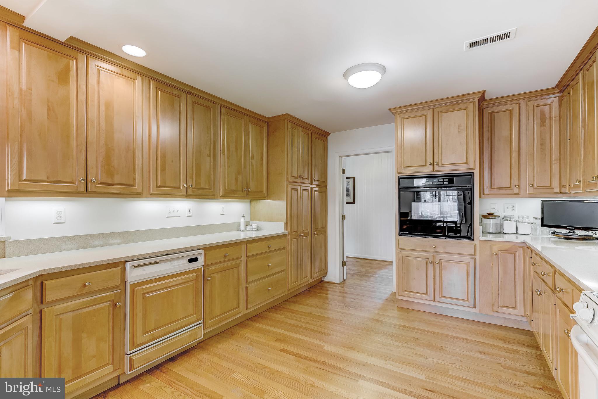 922 Army Road Baltimore, MD 21204 - Photo 21 of 56 Gallery Image 21
