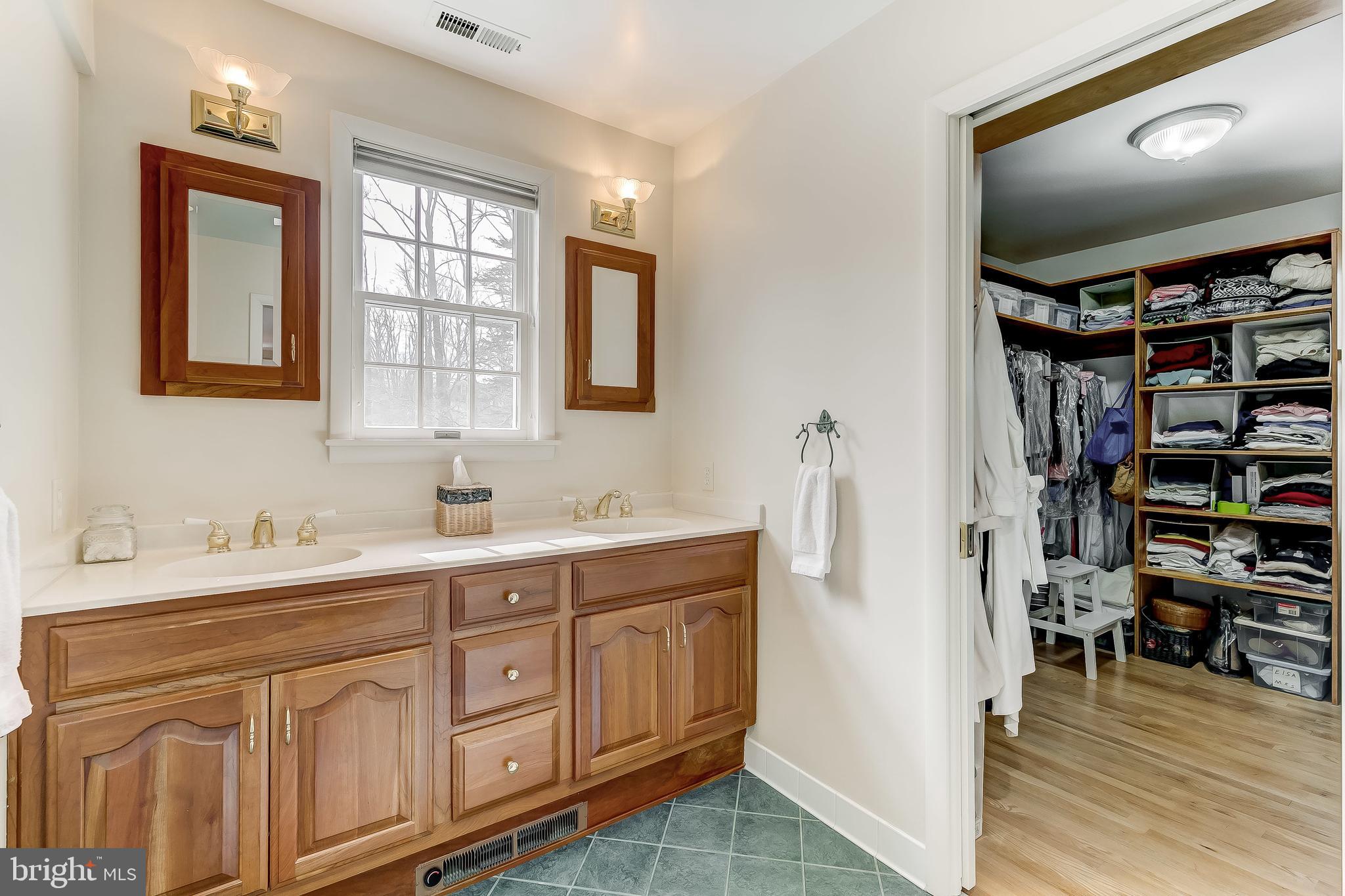 922 Army Road Baltimore, MD 21204 - Photo 36 of 56 Master bath with walk in closet