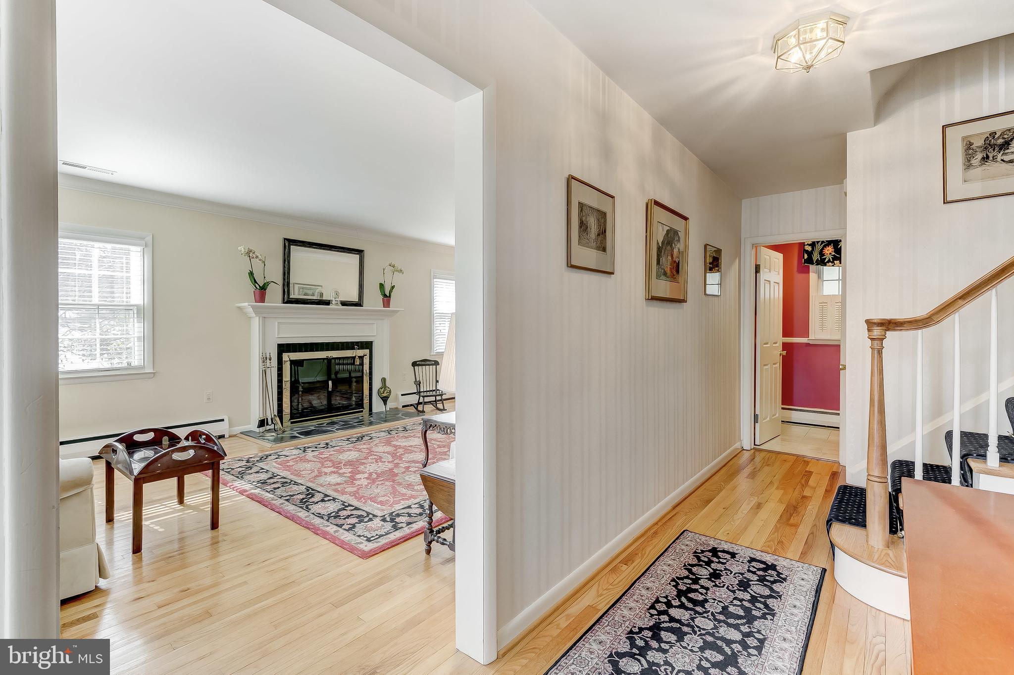 922 Army Road Baltimore, MD 21204 - Photo 10 of 56 Foyer